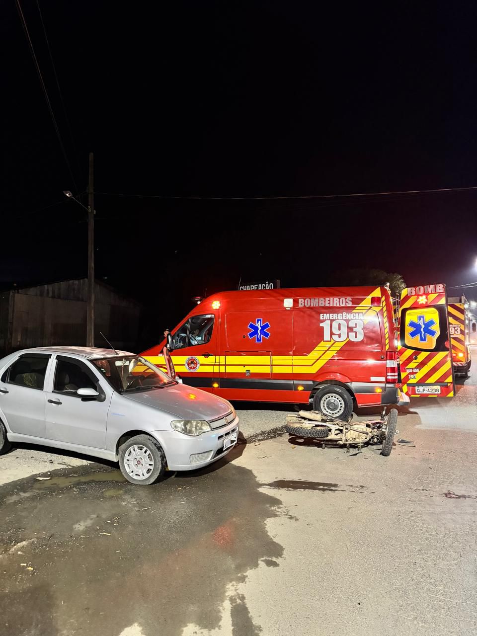 PAPANDUVA: carro e motocicleta se envolvem em acidente no bairro Rondinha