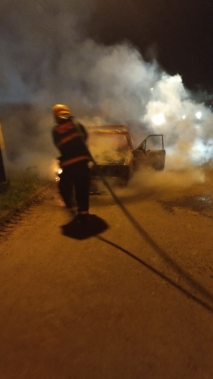 Carro é consumido por incêndio em município do Planalto Norte Catarinense