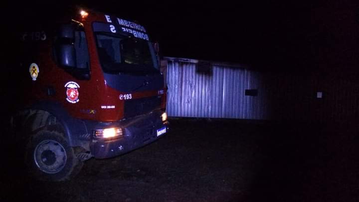 Incêndio atinge estufa de secagem de fumo, em Itaiópolis