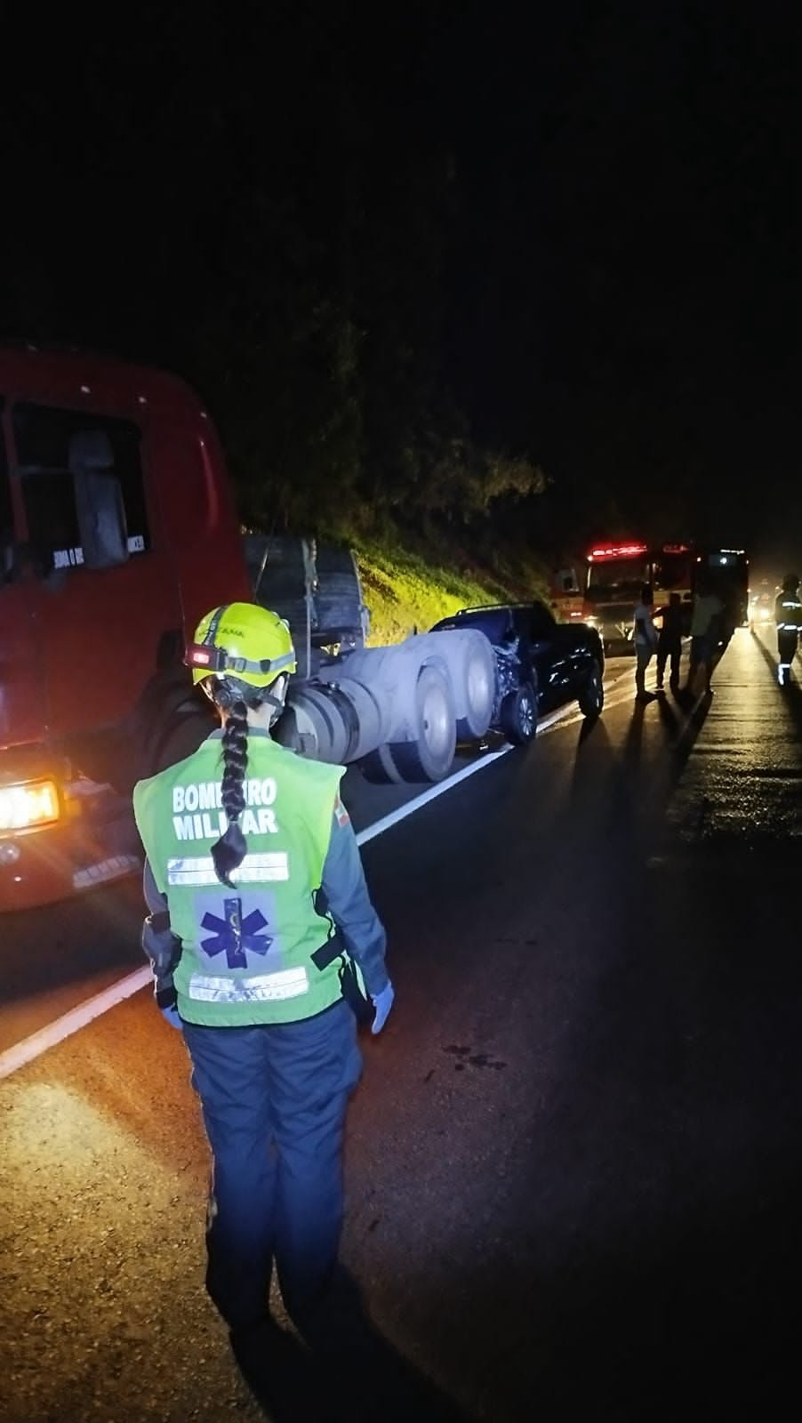 PAPANDUVA: acidente entre carro e caminhão é registrado na BR-116