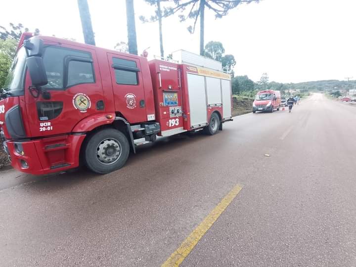 Acidente entre dois carros deixa uma mulher ferida na SC-477, em Itaiópolis