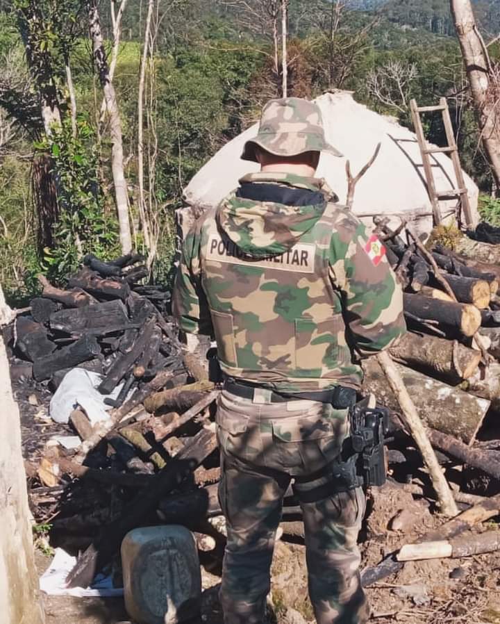 ITAIÓPOLIS: PMA flagra crime ambiental no interior do município