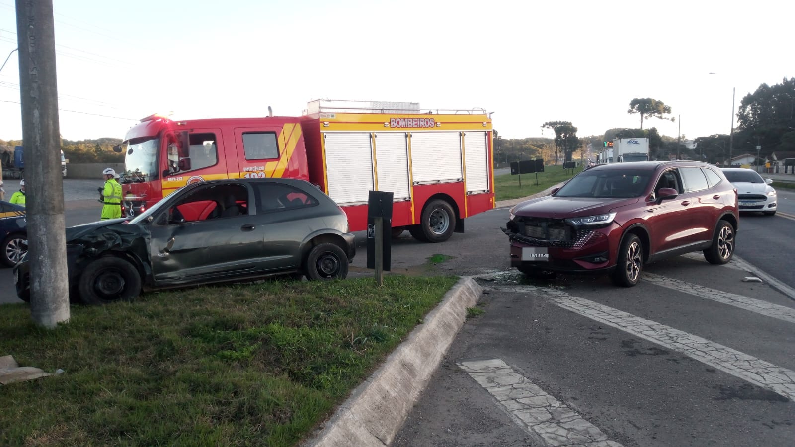 REGIÃO: acidente deixa uma pessoa ferida na BR-116, em Mafra