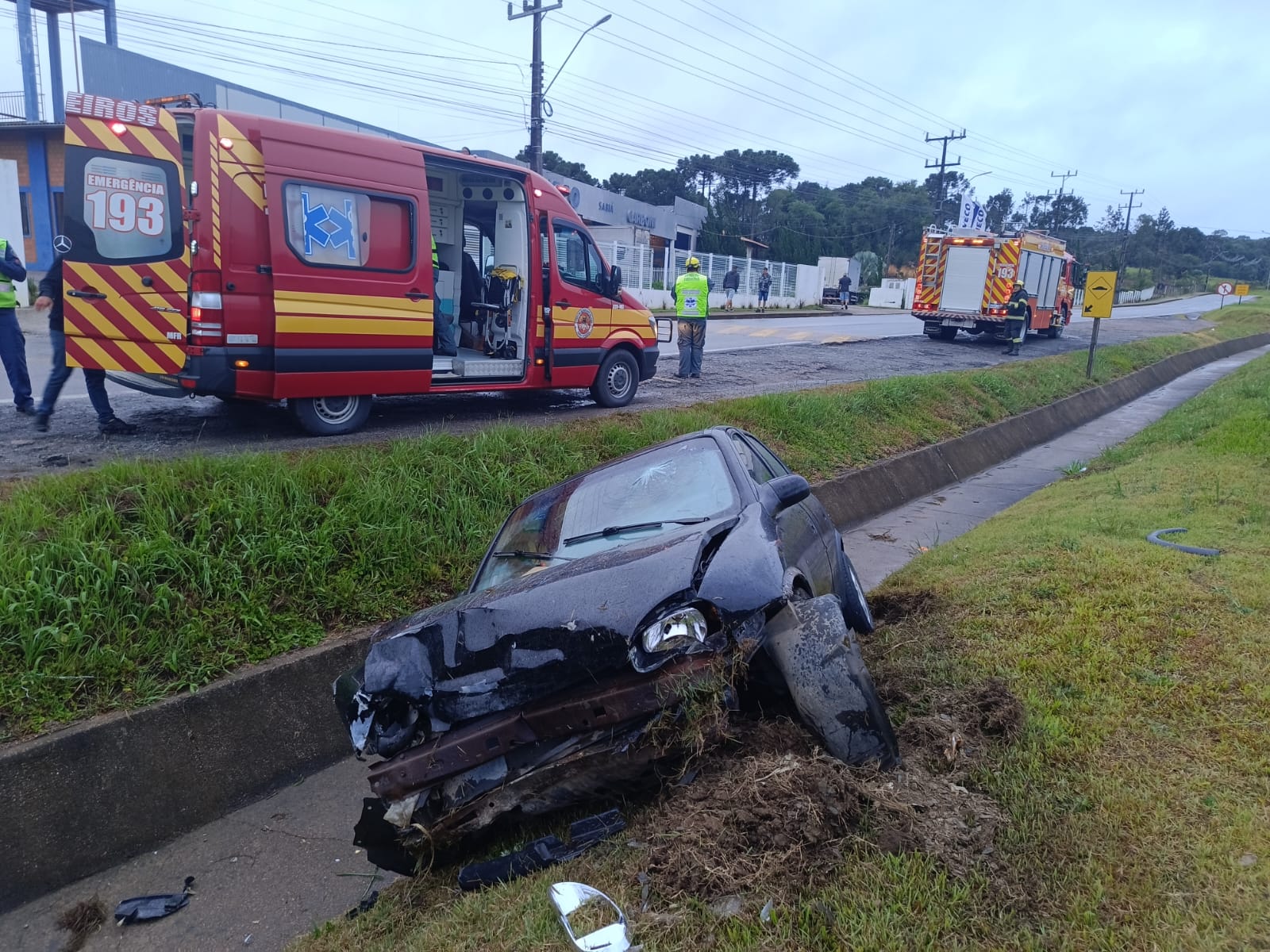 Acidente deixa feridos na BR-116, em Mafra