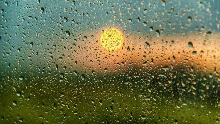 ​Sol, nuvens e pancadas de chuva em SC