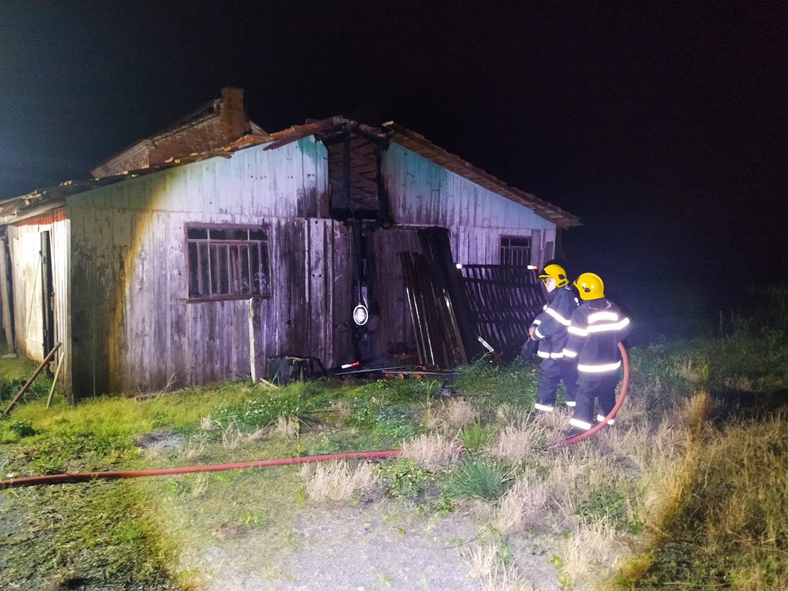 REGIÃO: Bombeiros são acionados para ocorrência de incêndio, em Major Vieira