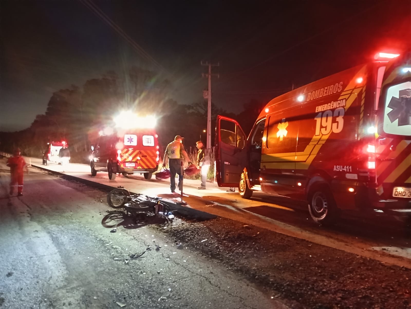 REGIÃO: colisão entre duas motocicletas mobiliza bombeiros na SC-477