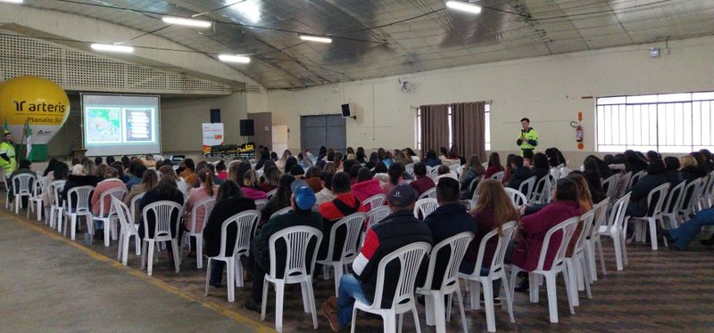PAPANDUVA: Arteris Planalto Sul realiza ação Viva Seguro com educadores