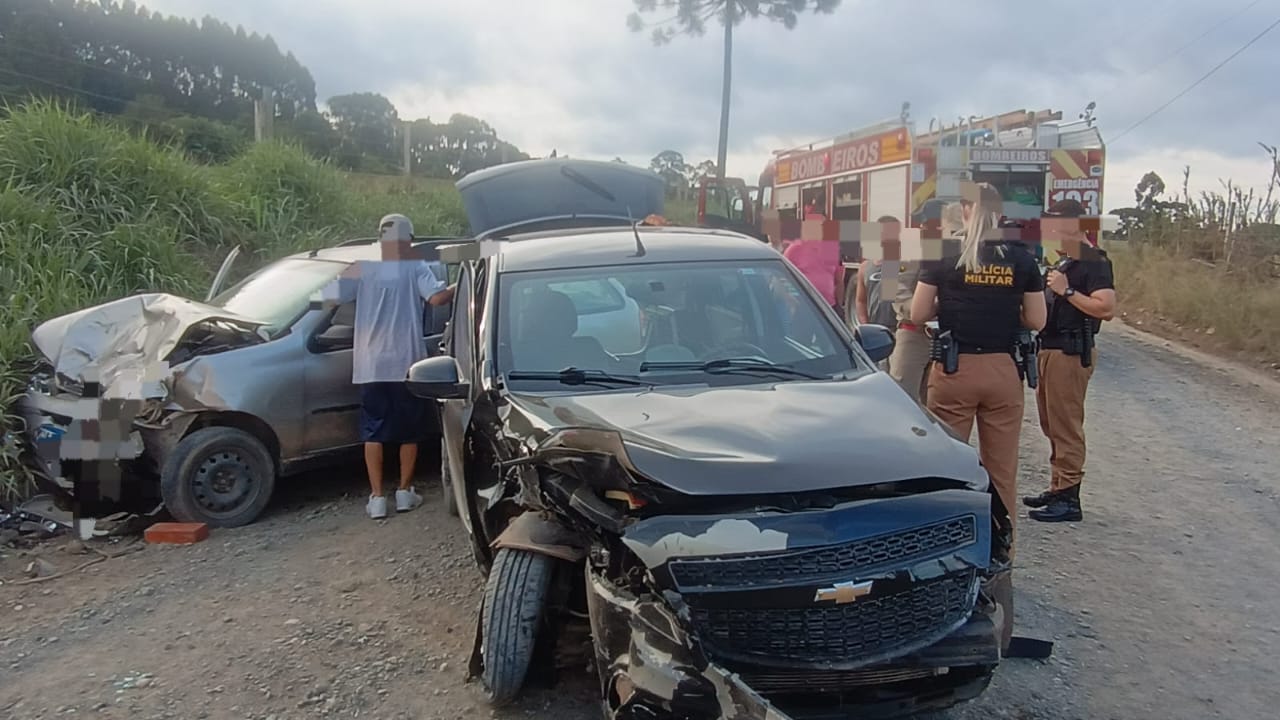 Grave acidente deixa feridos, entre eles uma criança