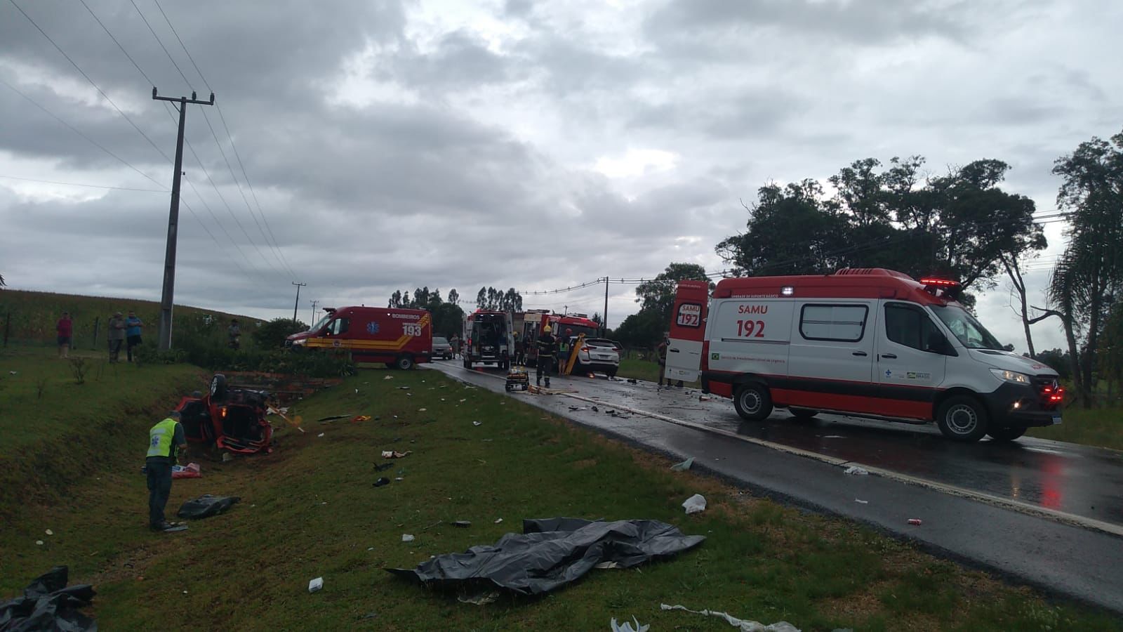 Gravíssimo acidente resulta em três mortes no local na BR-280, em Canoinhas