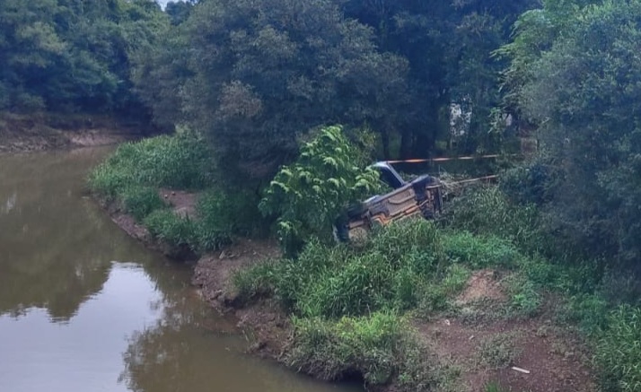 Mulher sofre convulsão e perde controle de carro na BR-280, em Canoinhas