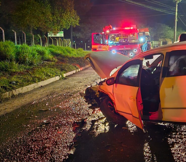 Uma pessoa fica ferida após acidente entre dois carros na BR-280 no Planalto Norte