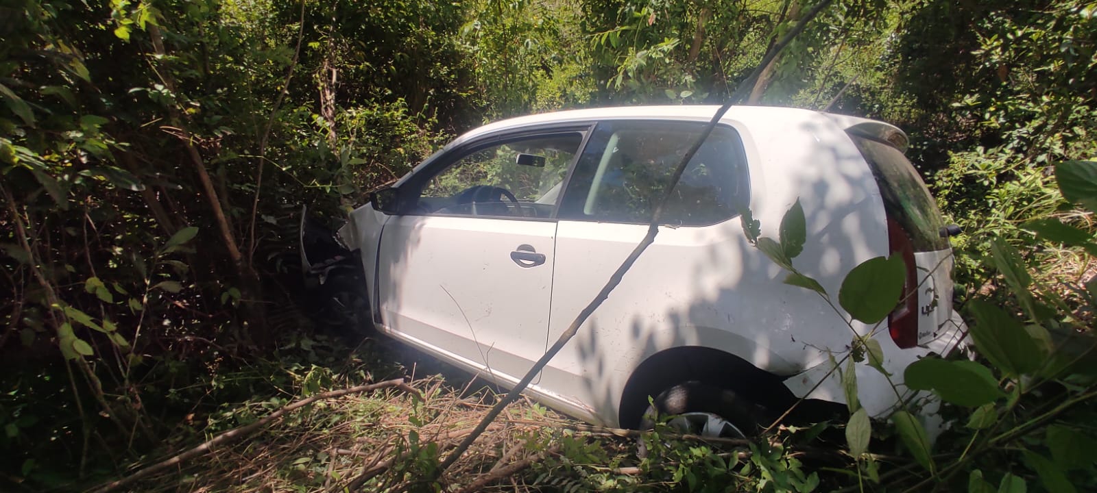 Saída de pista deixa uma pessoa ferida na BR-280, no Planalto Norte