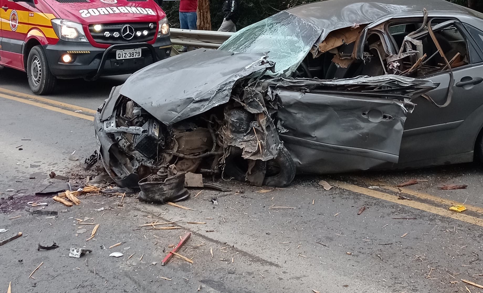 REGIÃO: condutor de automóvel sofre fratura exposta após acidente